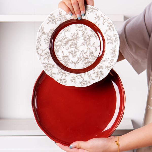 2024 Prato de cerâmica presente de porcelana prato de carregamento vermelho para belos presentes de louça