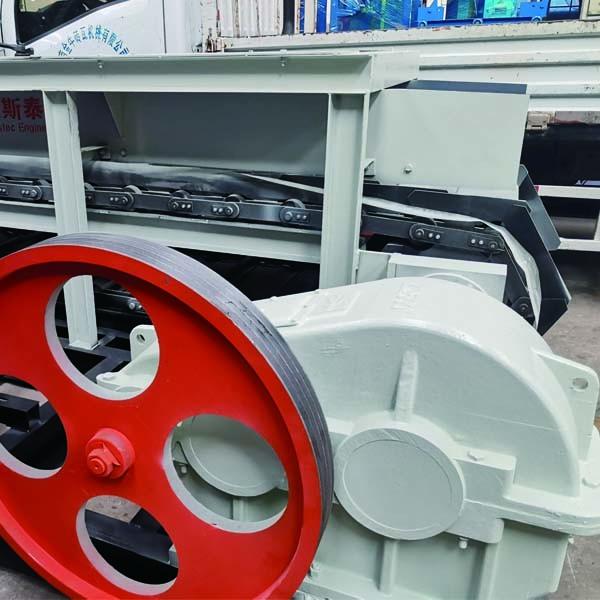 Máquina de fabricação de tijolos de argila para alimentação de matérias-primas
