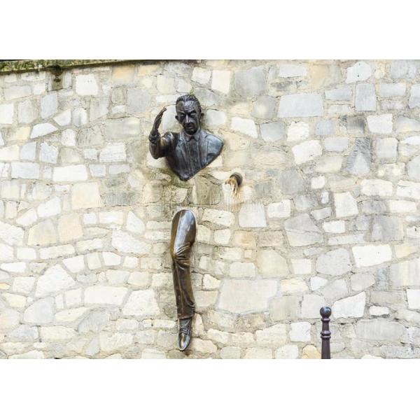 ODM Life Size Outdoor Wall Decorative Casting Bronze Man Statue