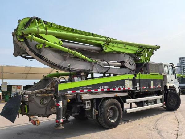 Used Zoomlion 38 Meters 38M Concrete Pump Truck Steyr Second Hand Hydraulic Pumps 2020
