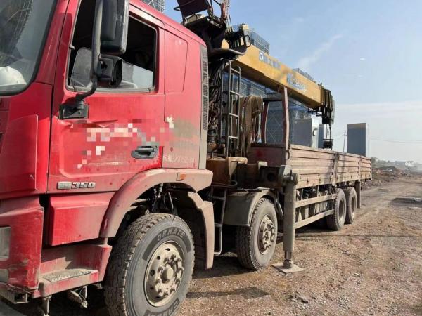 18 ans Xg Camion d'occasion Poids de levage jusqu'à 16 tonnes avec 4 arbres Numéro SQS400-5