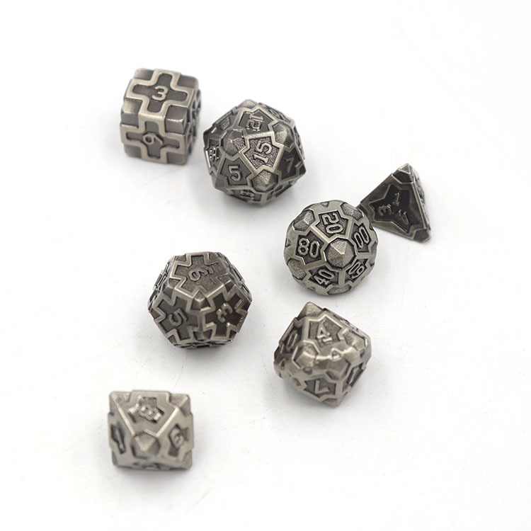 Zinc Alloy Metal Dice Set with Customized Logo and 16-22mm Size for DND Games