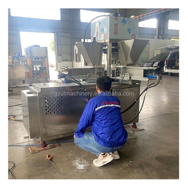 Основные функции Формирование и штампирование ванных бомб с помощью ручного мультипресса