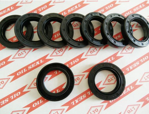 TC framework oil seal,model 30*46*8,NBR material,color is generally biack and brown.