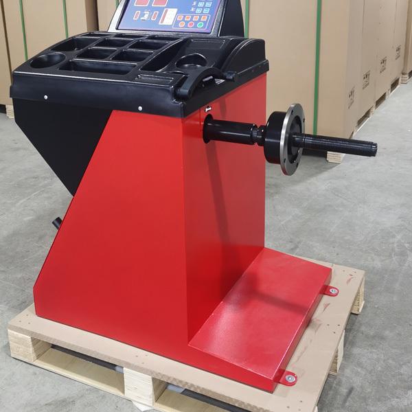 Standard Cones Car Tire Balancing Machine Delicate Plastic Hood Tire Balancer Machine  Self Calibrating And Self Diagnosis Programs Car Tire Balancing Equipment