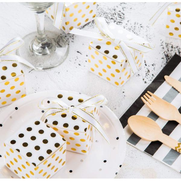 Oro y astilla que sellan la caja de regalo de la Navidad con estilo del lujo de la cinta