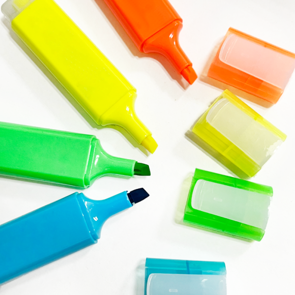 Factory Directly Price 4PCS Fluorescent Ink PVC Bag Set Marker Pen Chisel Fiber Tip Highlighter