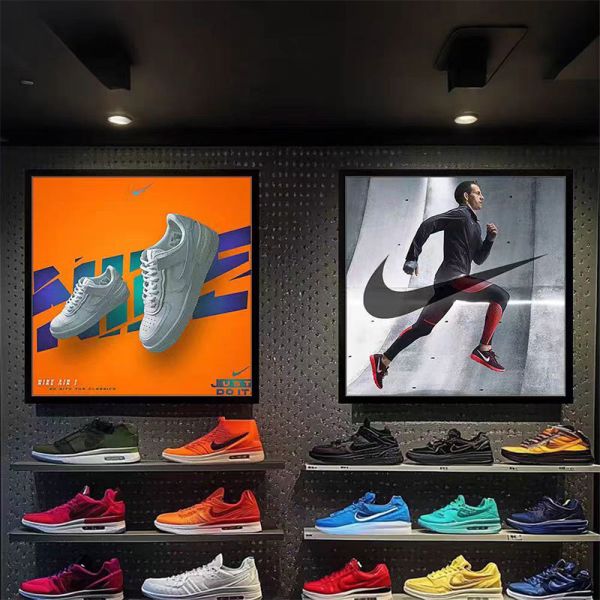 22 Inch Advertising Monitor Digital Poster Display with 1920*1920 HD Resolution 500 cd/m² Brightness and IPS Viewing Angle