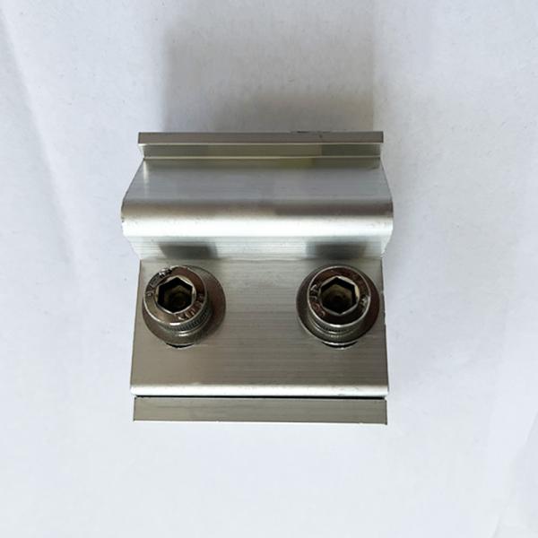 Le support extérieur de panneau solaire coupe durable photovoltaïque de brides utilisé