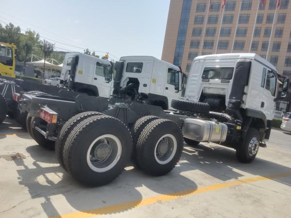 Sinotruk HOWO 6X4 Cargo Truck 400hp 12 Wheels TX Cab