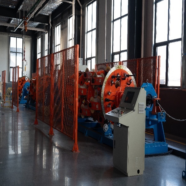 High Speed Ground Shaft Planetary Stranding Machine with Tension and Pay-off Individual Bobbin Control 1+6+12+18