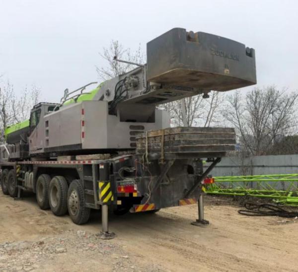 ZTC1300V863 Crawler Crane Zoomlion Mobile Crane With Counterweight