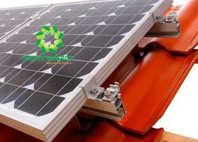 Suporte ajustáveis residenciais lançados do painel solar do telhado para os módulos do quadro