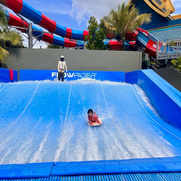 Customized Surf Simulator Machine Water Park Equipment Summer Entertainment