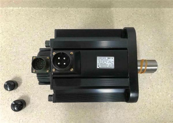 Servo motor ORIGINAL 4400W 1500RPM Ins.F SGMGH-44ACA41 da C.A. de Yaskawa SGMGH