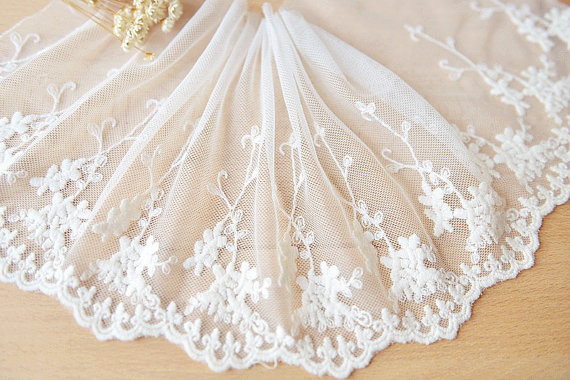 ajuste de nylon floral elástico blanco de la cinta del cordón de la malla del 16CM para la costura del vestido de boda