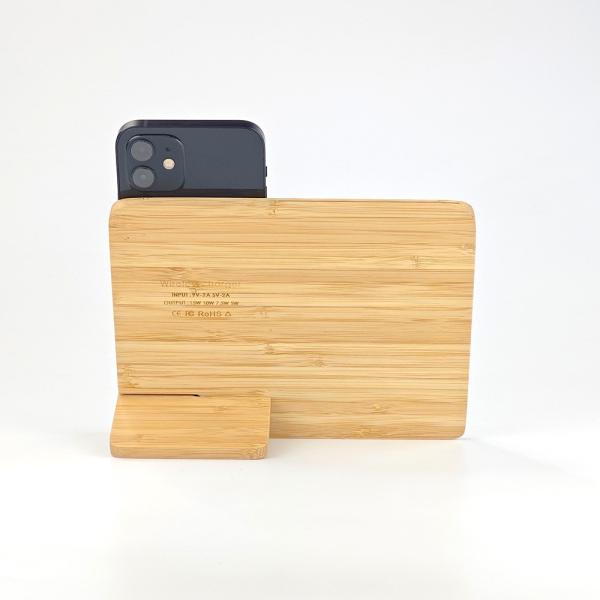 Cadre de photo de bureau en bambou en blanc sur mesure avec chargeur sans fil pour l'impression de photos par sublimation