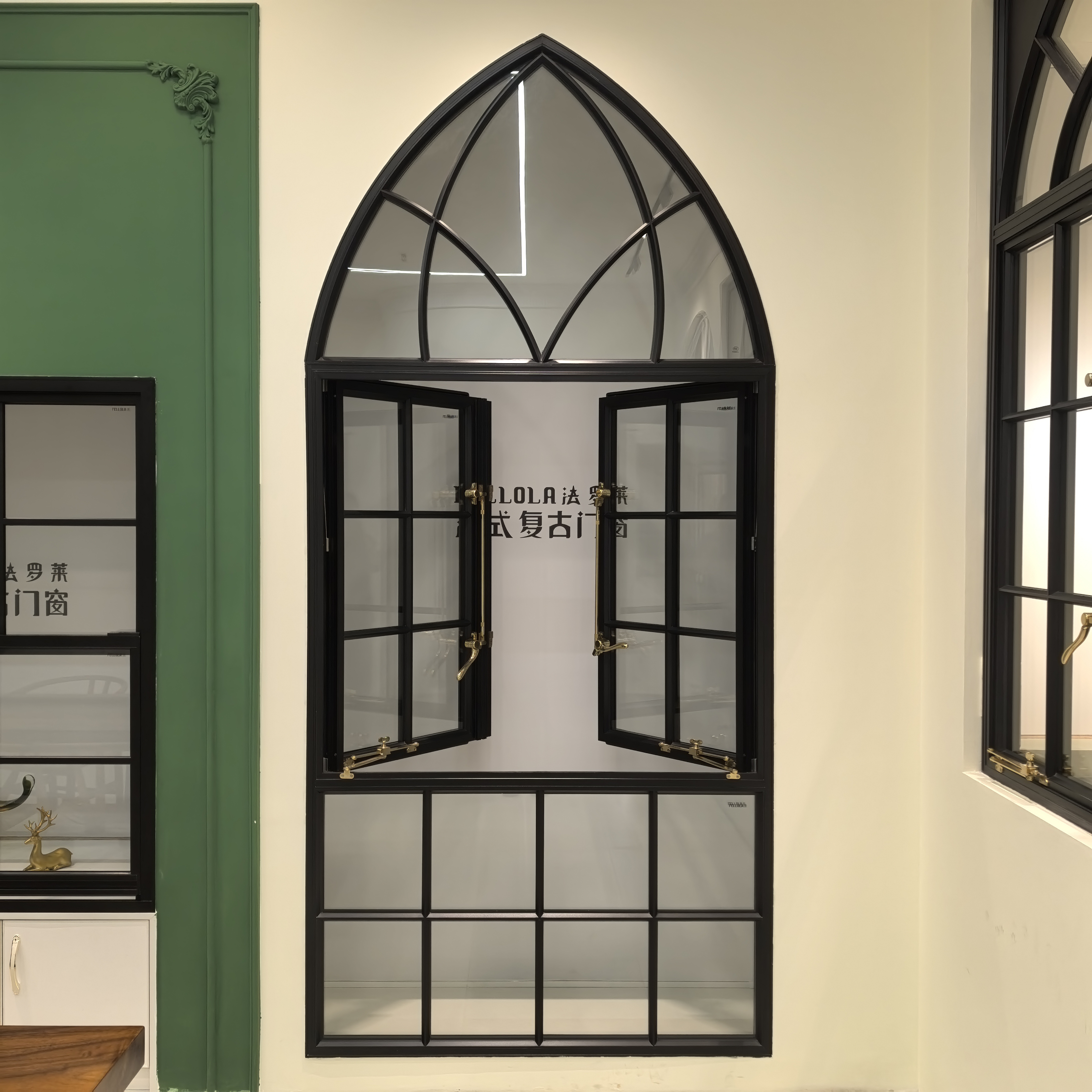2.0mm Thickness Aluminum French Windows Custom Design Heatproof