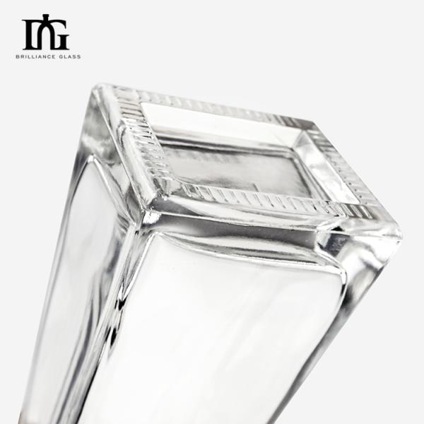 Square Glass Cosmetics Spray Bottle with Cork Cap Capacity 700ml Body Material glass