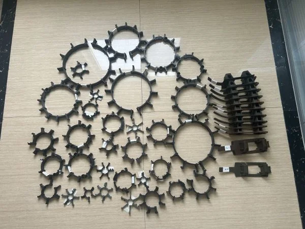 Стальные ленты корпуса расстояния изолированные трубы внутренний соединенный паук HDPE держатель