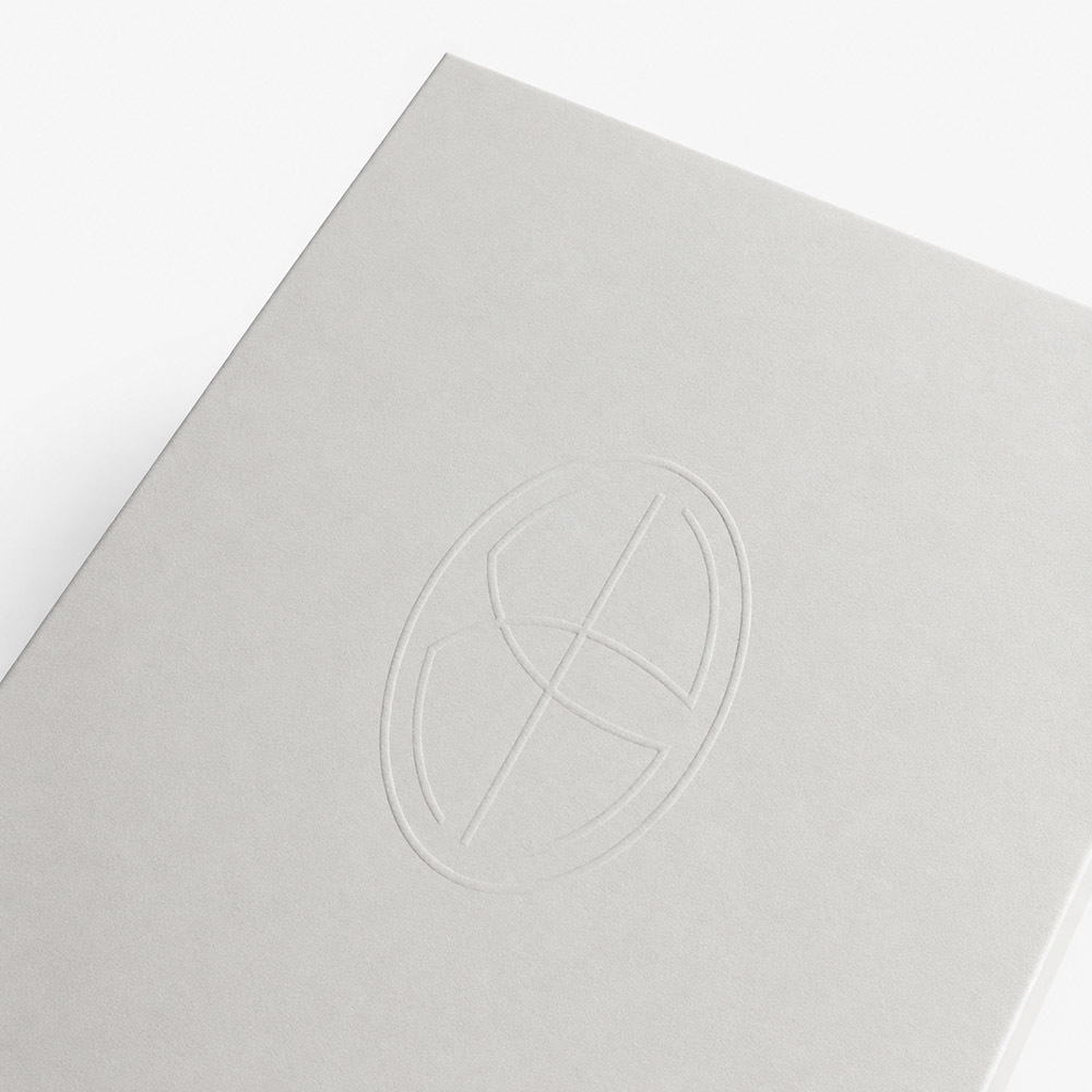Magnetic Flip Top Gift Boxes with Embossed Logo Flocking Insert Jewelry Cosmetic Packaging