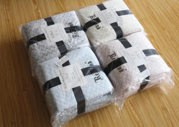 Jacquard Style Adult Plain Flannel Blanket With Twin / Full / Queen / King Size