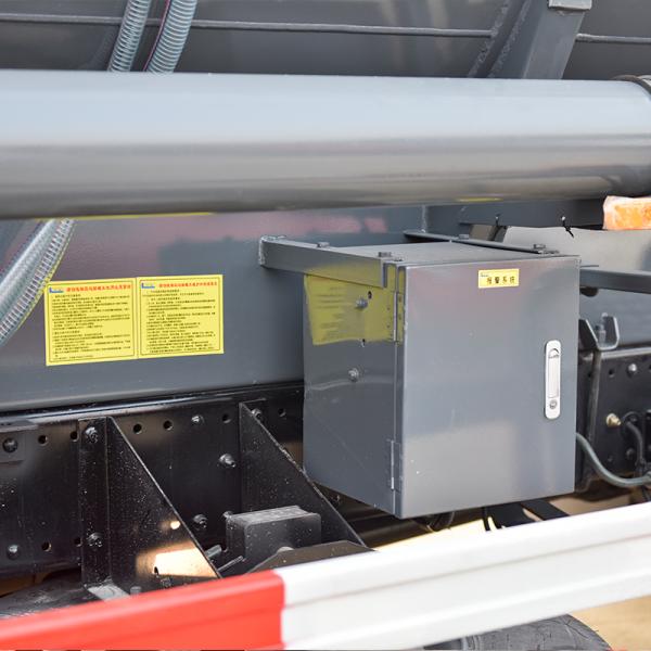 14.5CBM Hydrochloric Acid Liquid Alkali Tank Corrosive Product Tanker 26000 Gross Vehicle Weight