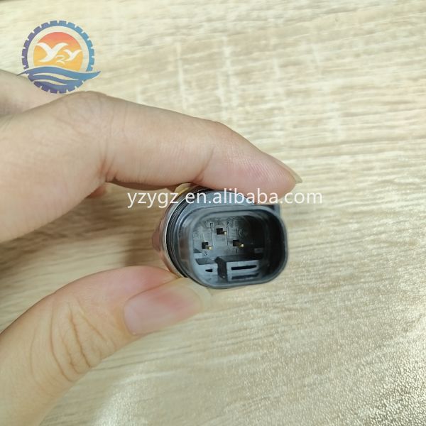 SK200-8 SK200-10 SK330-8 SK350-8 SK130-8 Lower Pressure Sensor 3Mpa for Kobelco Excavator
