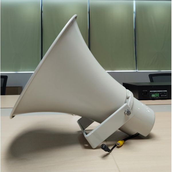 IP65 altavoz de cuerno al aire libre 65DB 380HZ-6KHZ con amplificador de potencia digital