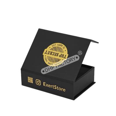 Boîtes cadeaux magnétiques décoratives à logo en relief pour emballage de pièces