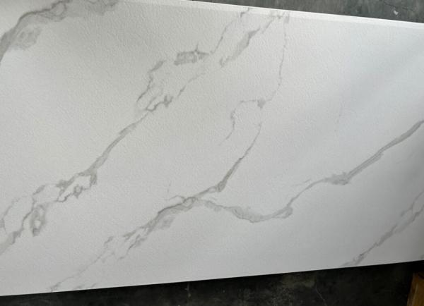 Folha laminada de mármore branco decorativo para painel de teto - largura 1,22m-2,44m