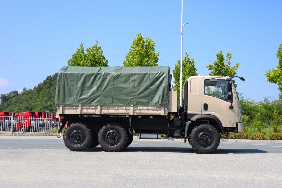 170‑HP Flat Cab 6x6 Off‑Road Cargo Truck With Tarpaulin Cover