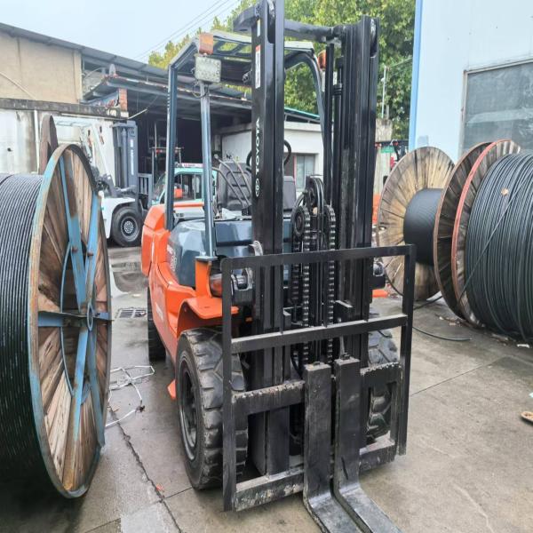 Secondhand FD50 Toyota Diesel Forklift Dealer 5 Ton Maximum lifting height 4.5m