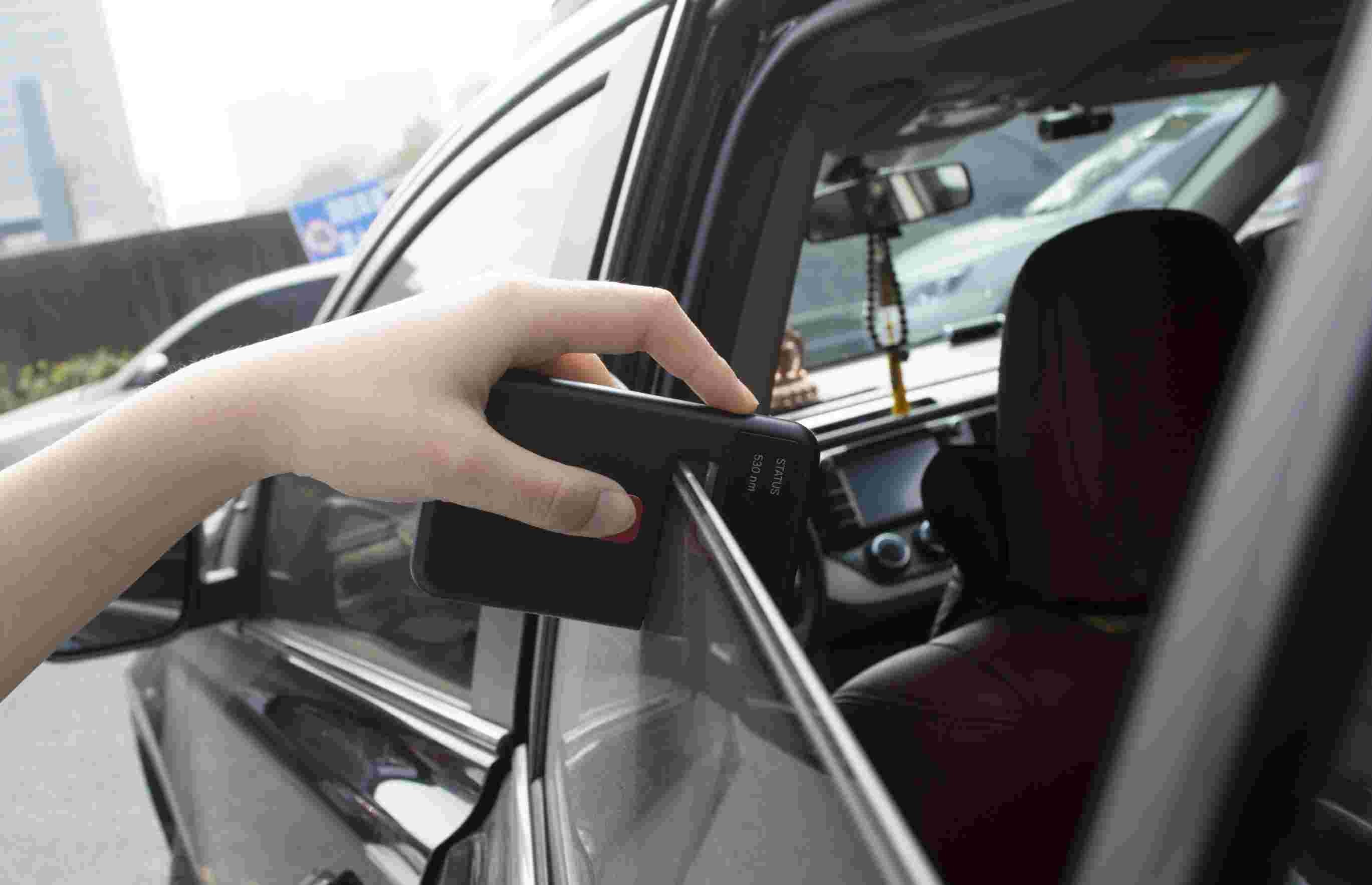 Чернота метра пропускаемости цифров точности теста ±2% светлая Handheld