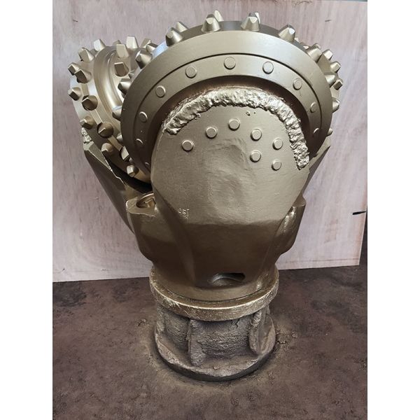 Long-lasting Tricone Roller bit for 6 5/8 API Reg Connection 200-300 Hours Life Span