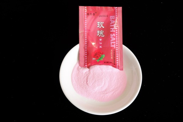 Exfoliating Dead Sea Salt Soak With Rose Himalayan Clear The Skin Surface Keratin