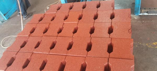 Durable Anti-Slip Rubber Flooring Mat for Stables and Cowsheds