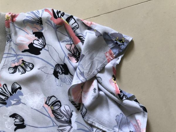 V-Neck Ladies Print Blouse Loose Short Sleeves Decorative Pattern Casual And Fashion