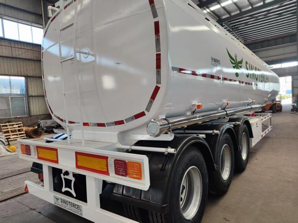 45CBM 3-Compartment Oil Tanker Semi-Trailer – White 3-Axle, Heavy-Duty Performance