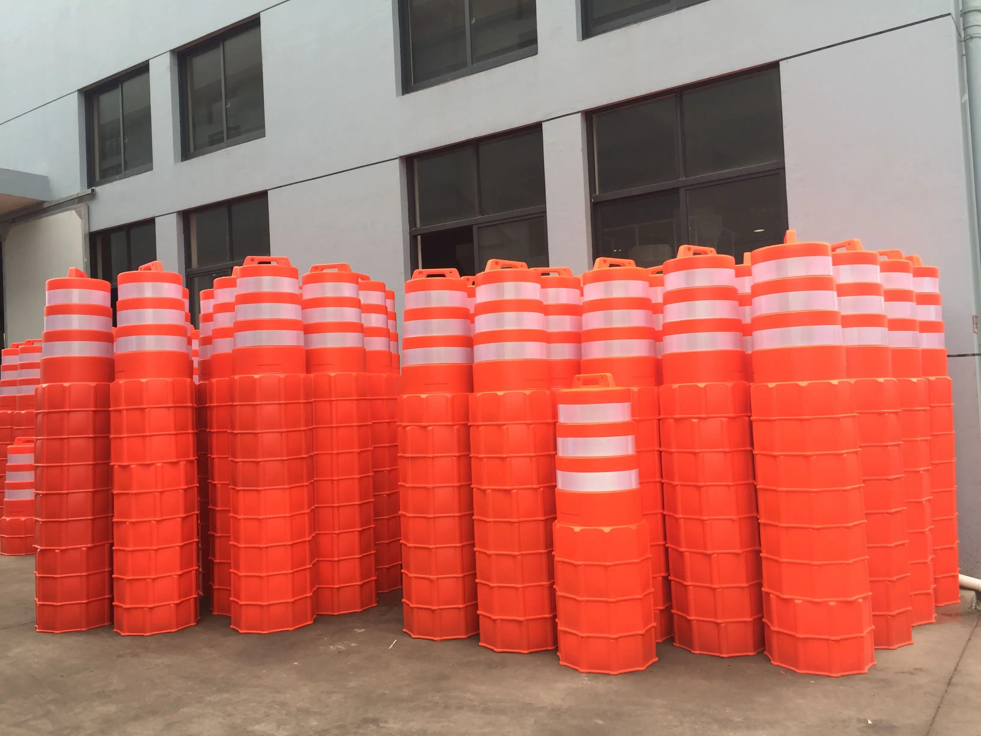 Peru Market Plastic Traffic Safety Drum Construction Road Crash Traffic Barrels
