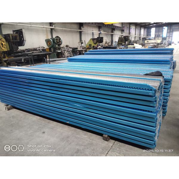 Anti-Skid Perforated Metal Platform Grip Strut Industrial Flooring Aluminum Stainless Steel Safety Walkway Grating
