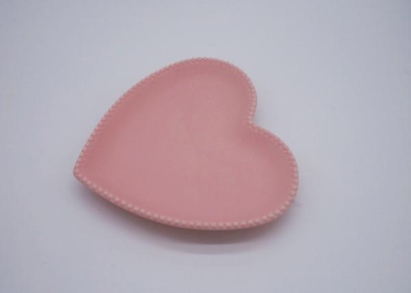Matte Pink Stoneware Dishes Heart Shape With Embossed Bead On Rim Ceramic Strong Dolomite
