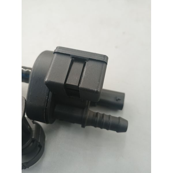 Original activated carbon canister solenoid valve 06E133781K for Audi Q7