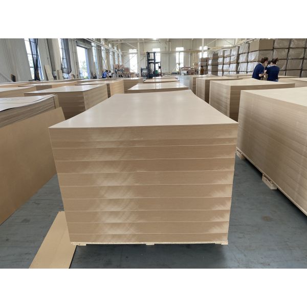 2.1mm 2.5mm Plain HDF Board For Interior Door Skins And Wood Veneering CE ISO Approved