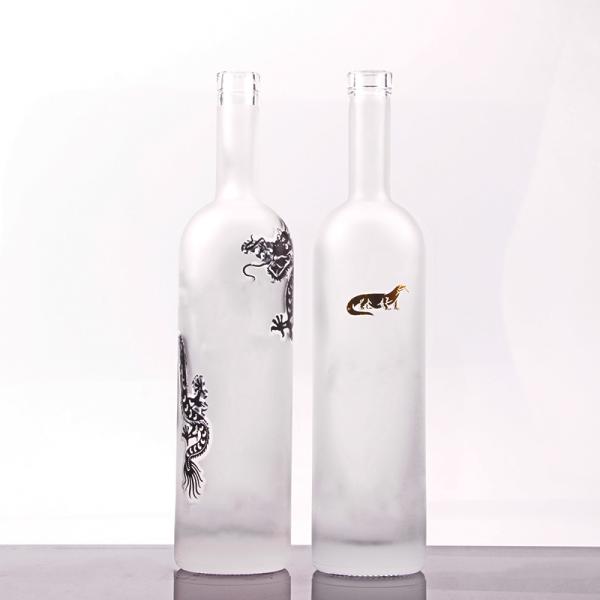 750ml Round Shape Glass Vodka Bottle with Cork Cap and Customized Surface Handing