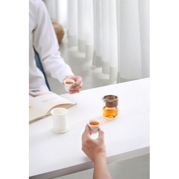 2024 Portable Wood Handle Tea Pot Set Modern Portable Teapot Cup Set Porcelain Infuser Teapot Set With Case for Travel
