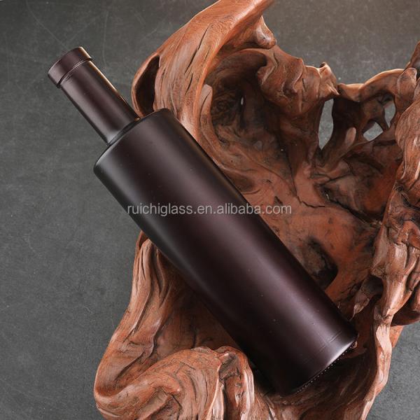 Modelo de vidro de mão Vodka Garrafas de vinho e licor em 500ml 700ml 750ml para distribuição
