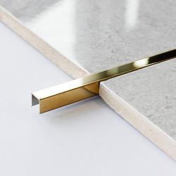 Azulejo decorativo de aço inoxidável escovado com acabamento em forma de U Painel de parede quadrado Tubo de metal dourado Perfis de borda
