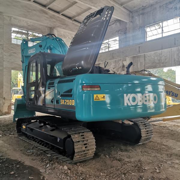 Excavateur Kobelco SK250d d'occasion à bas prix et à faible temps de travail