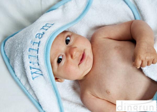 Durable White Hooded Baby Towels Embroidered For Family 350gsm